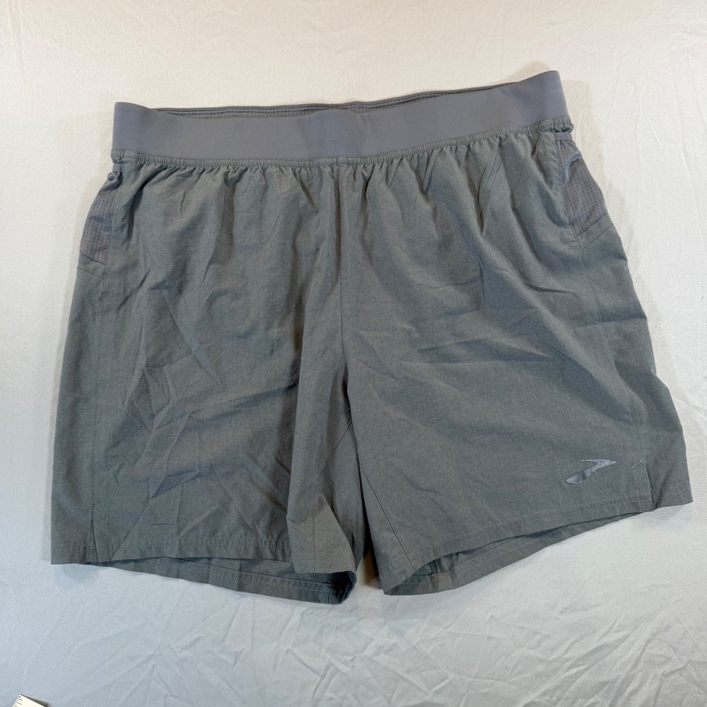 Brooks Mens Sherpa 7 Inch Running Shorts Gray Large Zipper Pocket Athletic L
